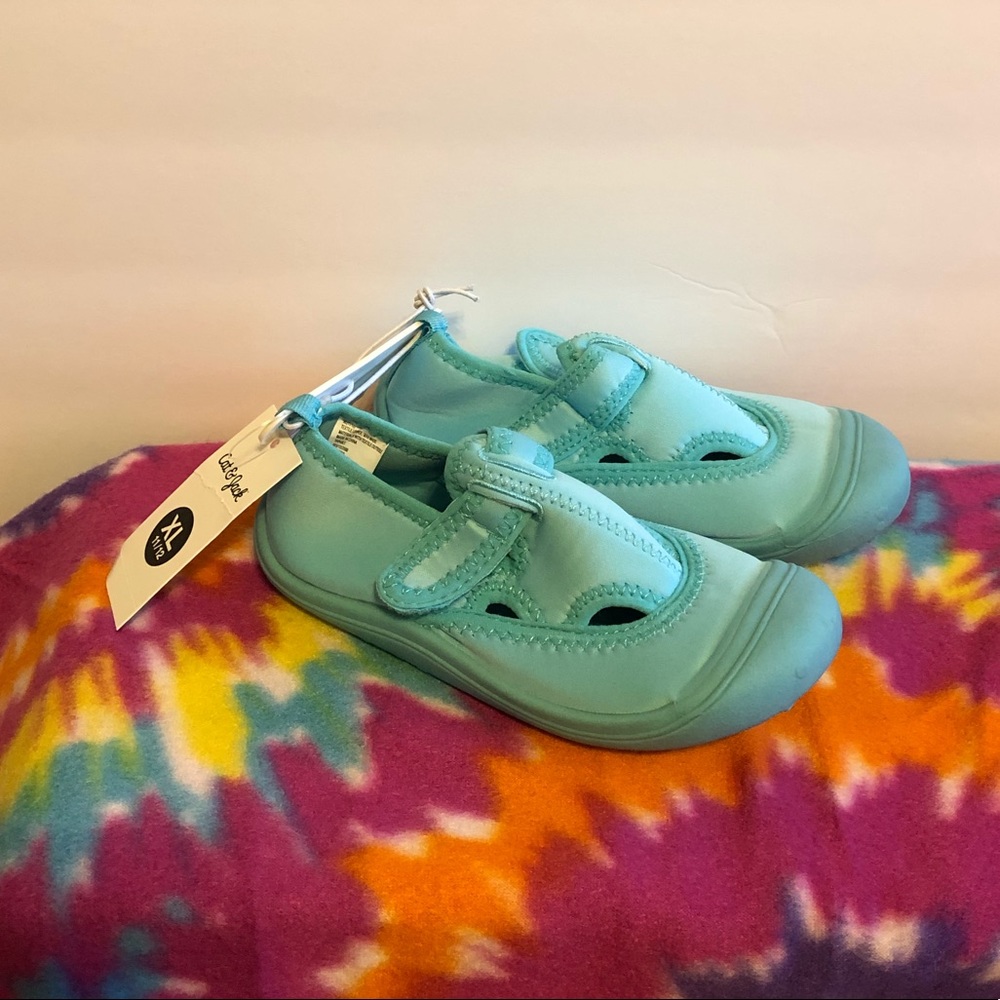 NWT Cat & Jack slip-on water shoes